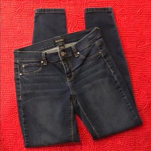 👗White House Black Market skinny jeans, size Small